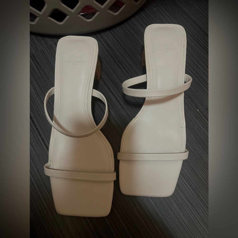 Size 6 Marc fisher sandals kitten heel